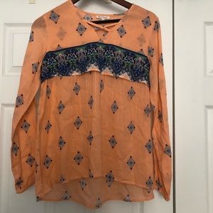 Beautiful spring print shirt. Never worn!!